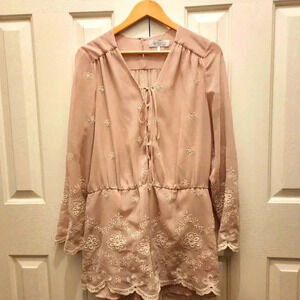 WAYF Embroidered Romper- Size Large- NWOT (worn 2 hours)🌸